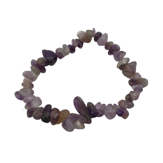 An Amethyst bracelet made from small chips on elastic on a white background